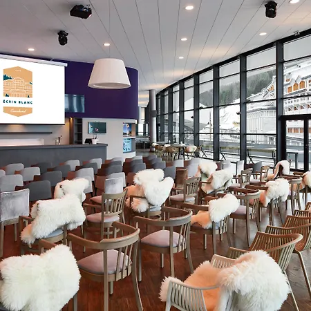 Ecrin Blanc - Aquapark 4* Courchevel